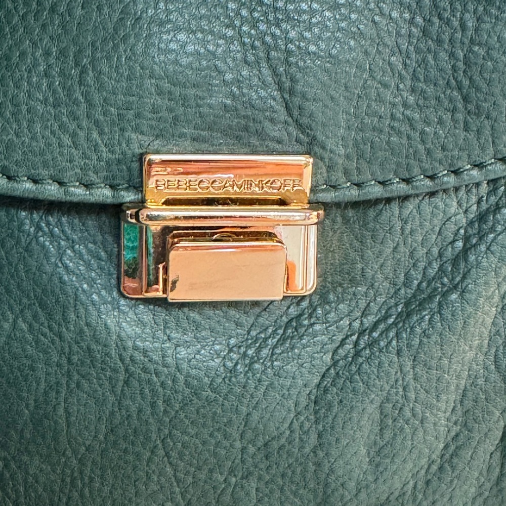 ๐ NWOT REBECCA MINKOFF EMERALD GREEN BELOVED MINI LEATHER CROSSBODY BAG! - Picture 2 of 16